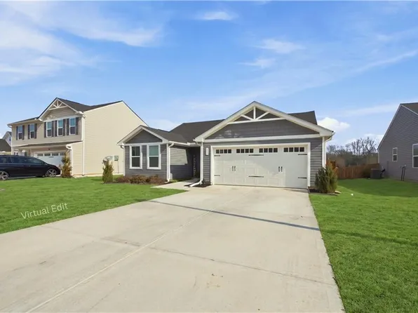 377 Cartecay Dr, Calhoun, GA 30701