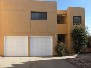 2020 Dartmouth Dr NE, Albuquerque, NM 87106