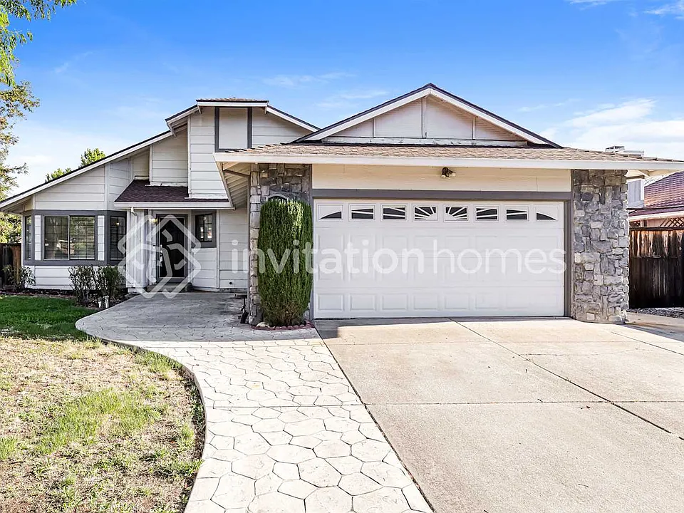 1401 Mandarin Ct