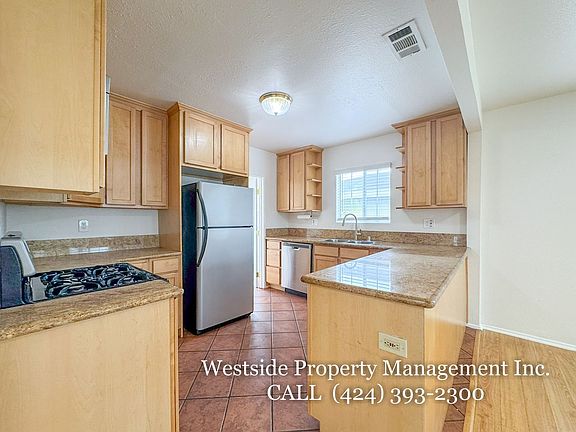 4th image of 4459 W 136th St