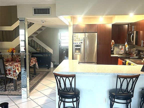 5th image of 2554 N 38th Ave
