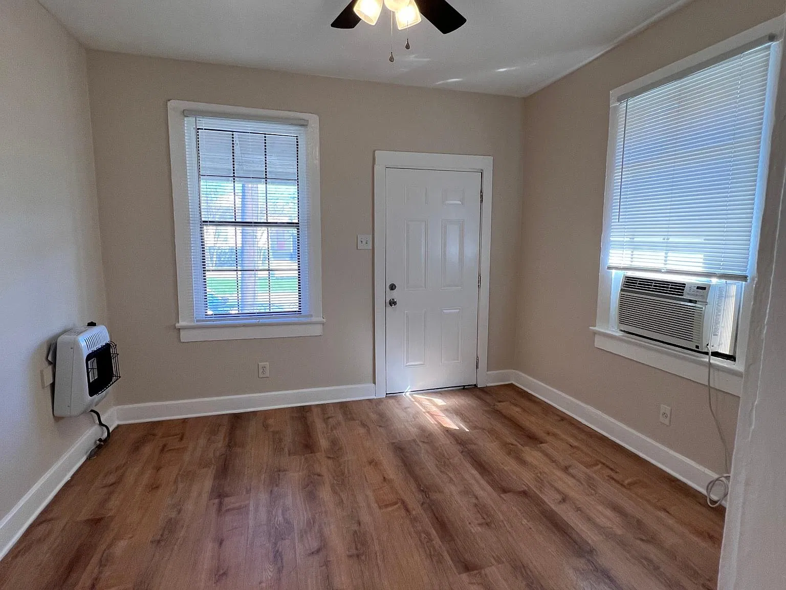 3112 Orleans Ave — Photo 3
