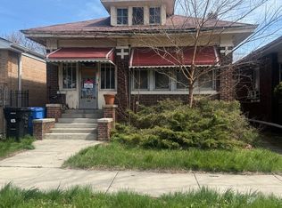 7557 S Paxton Ave, Chicago, IL