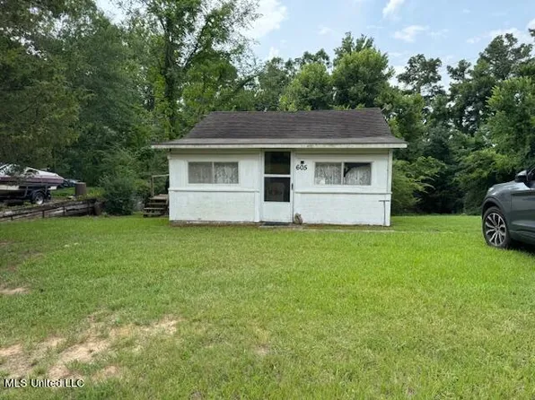 605 Highway 310 E, Como, MS 38619