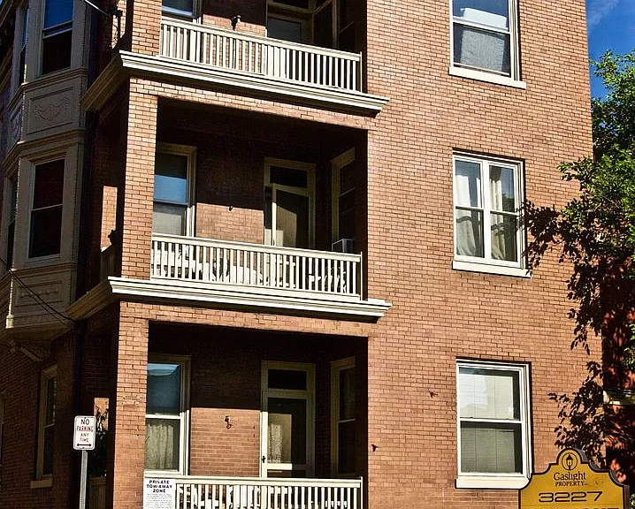 3227 Jefferson Ave — Photo 3