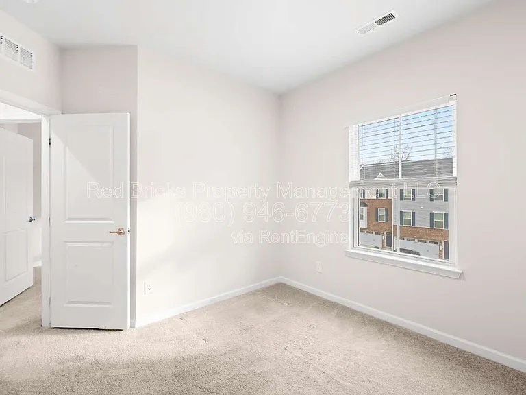 2620 Grantham Place Dr — Photo 20