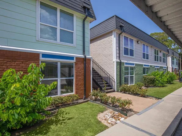 1001 Pinemont Dr APT 136, Houston, TX 77018