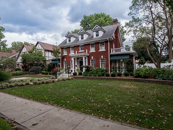 4th image of 1716 Franklin Blvd