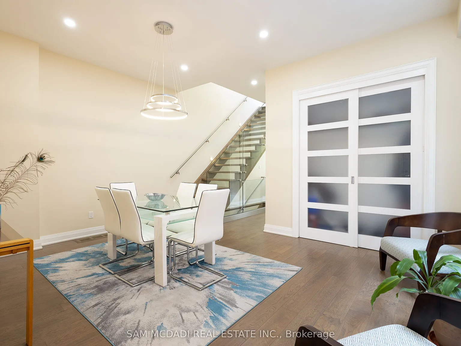 3 bed, $5,900 — Photo 4