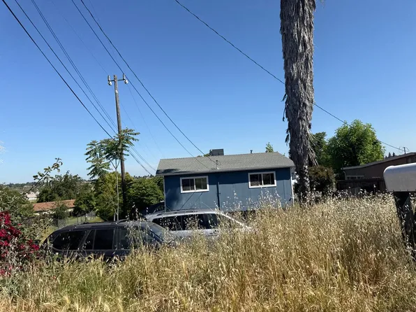 72 Seaman Dr, Oakdale, CA 95361