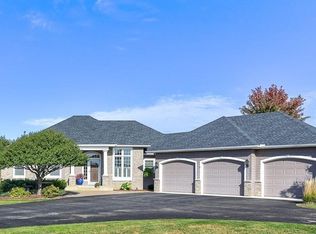 5740 Raven Point Rd, Prior Lake, MN 55372