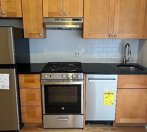 2nd image of 1754 2nd Ave APT 4S