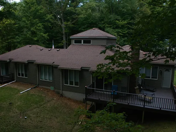 5699 Sycamore Ln, North Street, MI 48049
