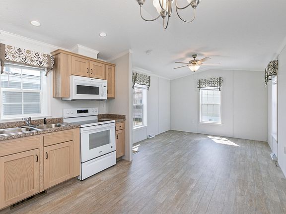 4th image of 72 Brookwood Drive