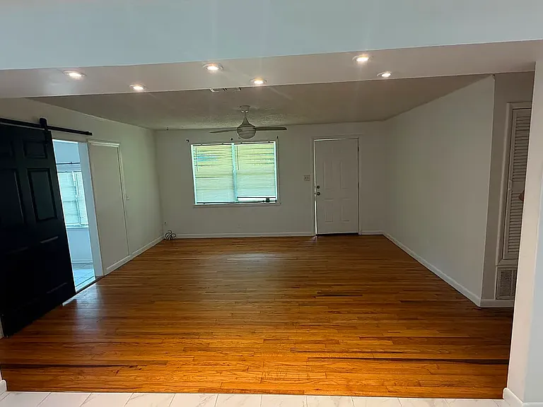 2824 Helen St — Photo 4