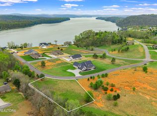 129 Docks Of The Bay Dr, Harriman, TN 37748