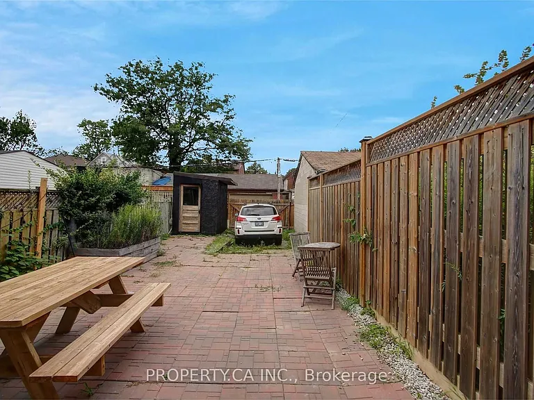 1012 Ossington Ave #LOWER — Photo 18