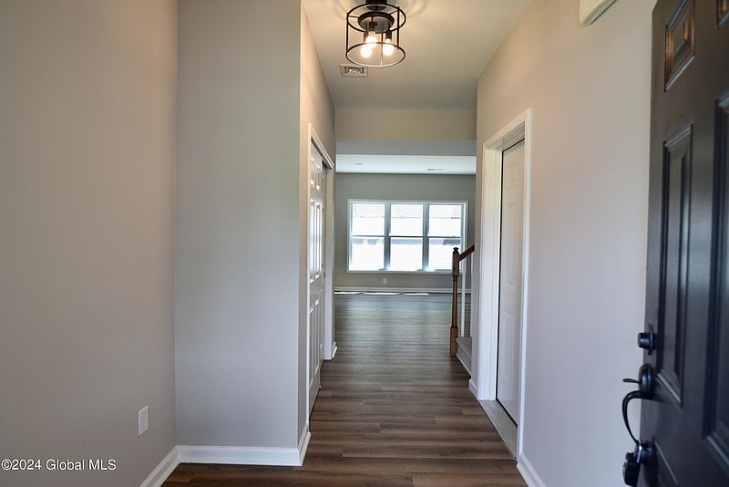 3rd image of 59 Lona Lane