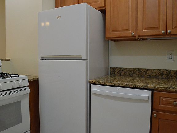 4th image of 111 Montague St APT 2D