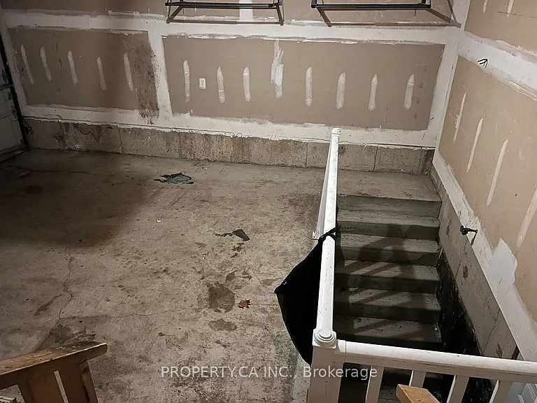14 Owens Rd #BASEMENT — Photo 11