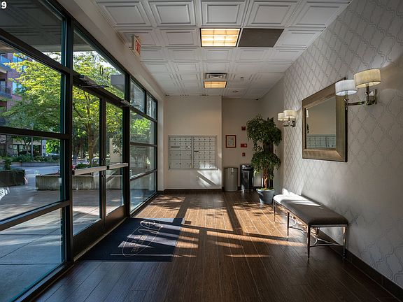 3rd image of 400 W 8th St Unit 322