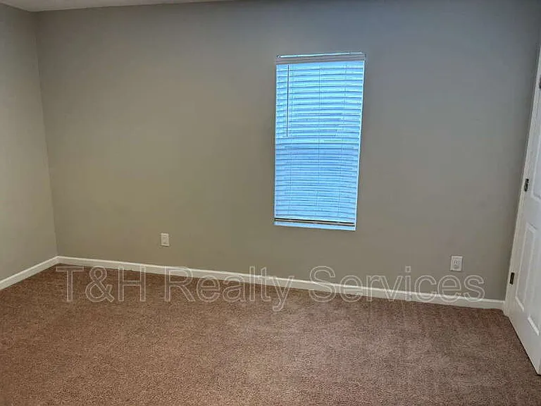 2246 Bellefontaine St — Photo 10