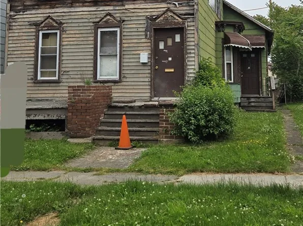 621 4th St, Niagara Falls, NY 14301