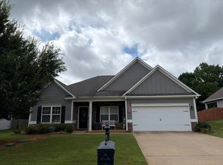 565 Lakeridge Dr, Trussville, AL 35173