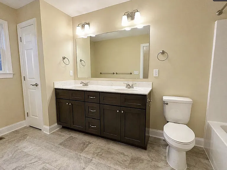 2238 Deyerle Ave — Photo 23