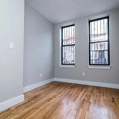 Rented by Evergreen Apartments BK | media 26