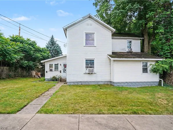 17 W Wilson Ave, Girard, OH 44420