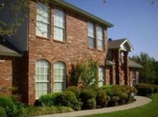 817 Imogene Ct, Azle, TX 76020