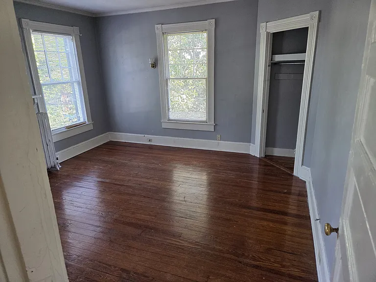 610 Prince Edward St — Photo 10