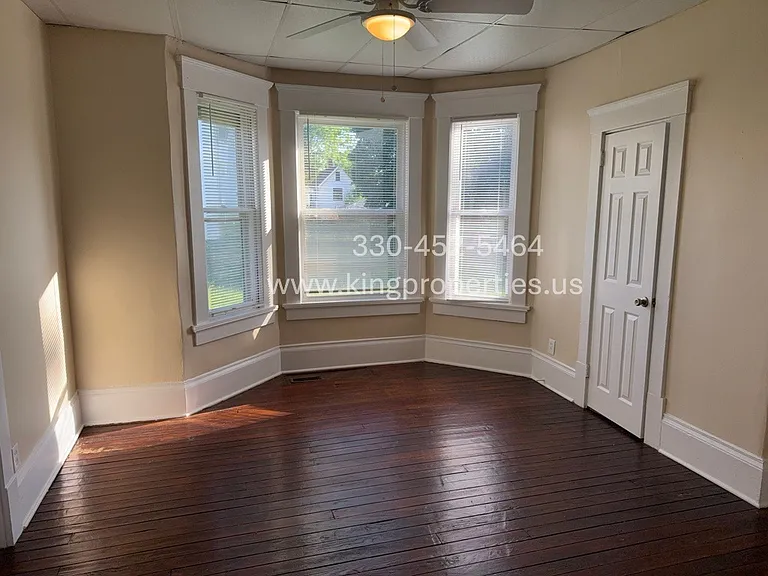418 Lincoln Ave NW #1 — Photo 2