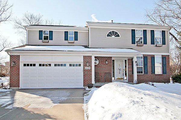1st image of 618 Pinehurst Dr