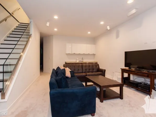 1718 W Le Moyne St, Chicago, IL 60622