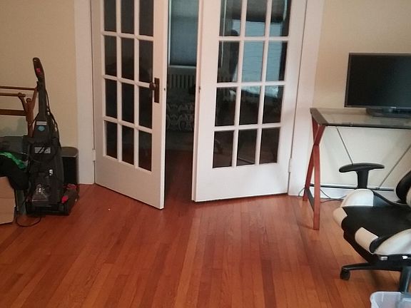 5th image of 220 W Gilliam St