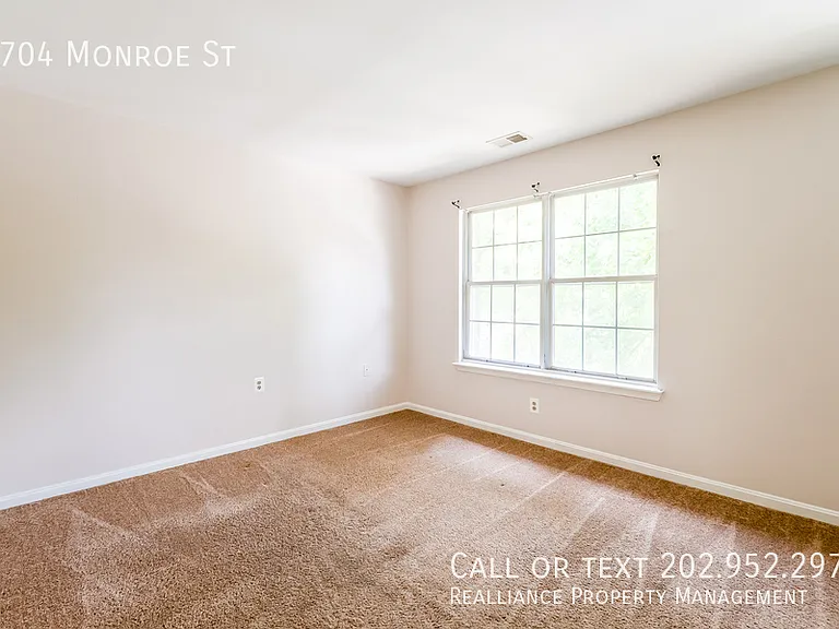 5704 Monroe St — Photo 14