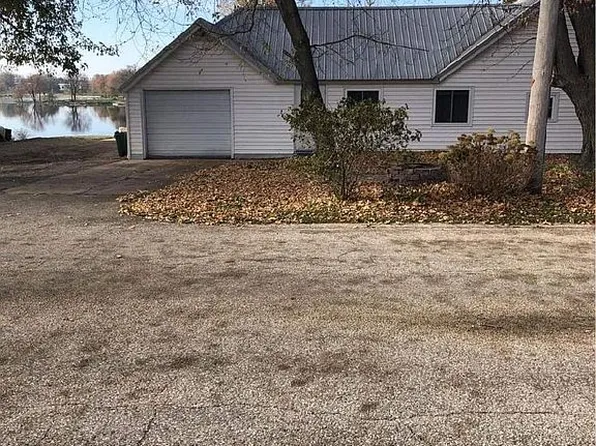 285 Lakeshore Dr, Nashua, IA 50658