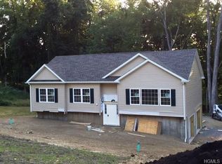 22 E Hill Rd, Cortlandt Manor, NY 10567