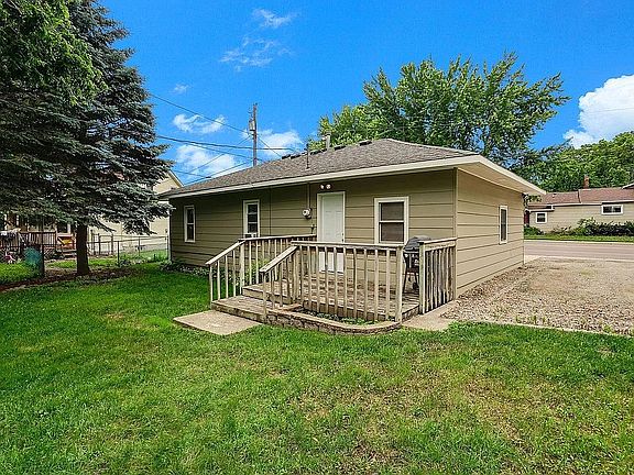 3rd image of 404 2nd St W