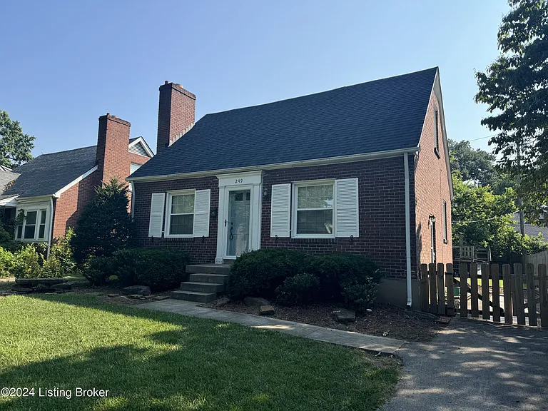 249 Norbourne Blvd — Photo 1