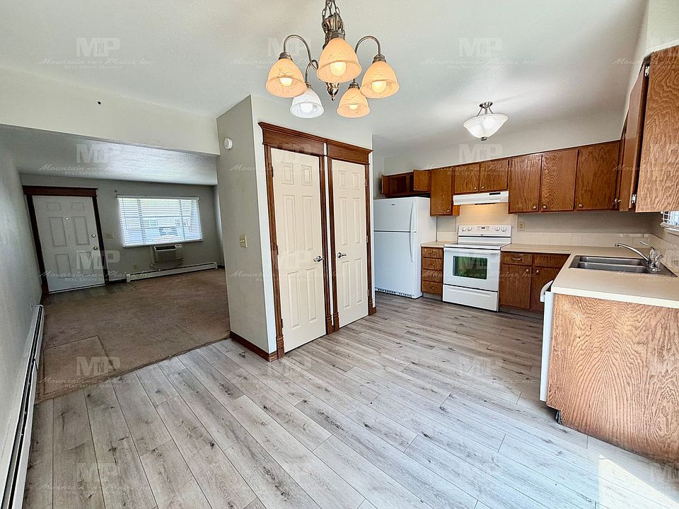 1st image of 1628 Azalea Dr #2