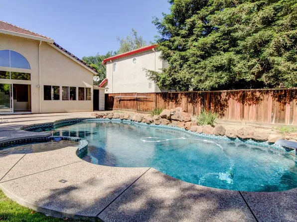 656 Shaw Ct, Tracy, CA 95376