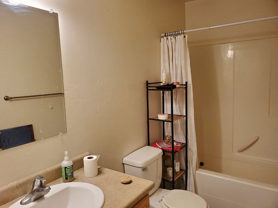 1st image of 1122 Cruiser Ln APT B