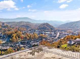 345 Greystone Heights Rd, Gatlinburg, TN 37738