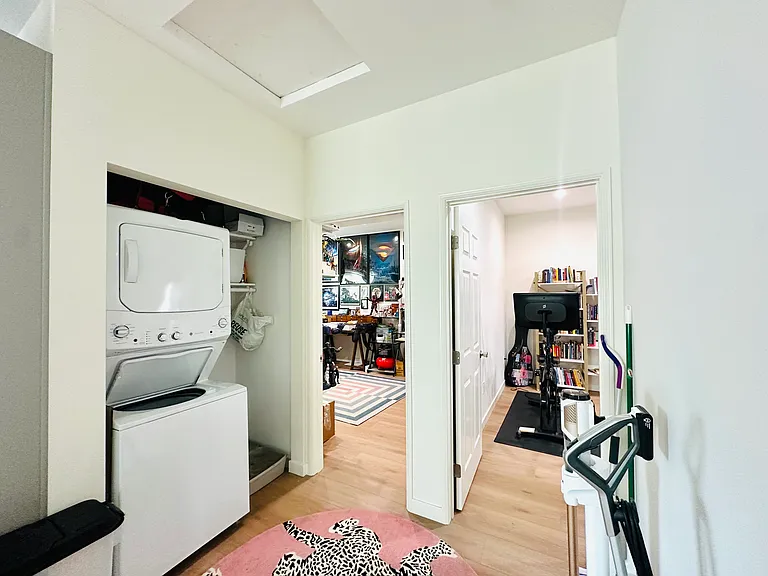 2852 Rosanna St #2852 — Photo 12