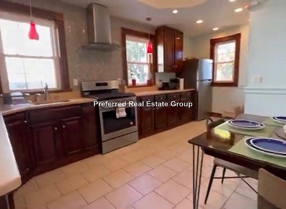 3rd image of 726 Metropolitan Ave Floor 2