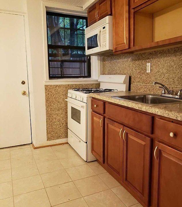 1st image of 352 Hancock St APT 1