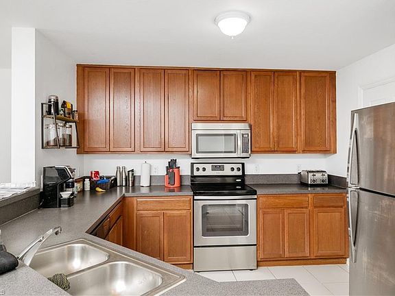 5th image of 15120 Piping Plover Ct APT 103